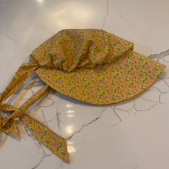 Laura Ingalls Wilder Dress with Apron and Bonnet (Prairie Dress) - Picture 5 of 10